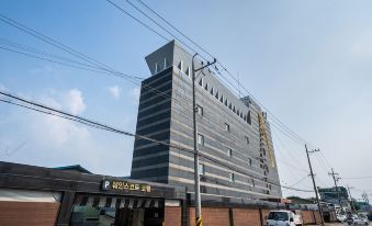 Ilsan (Daehwa) Wainscot Hotel