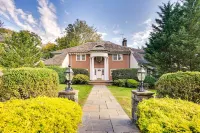 Historic Mamaroneck Guest House - Walk to Harbor!