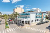 Llaut Boutique Hotel Отели в г. Can Picafort