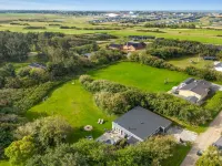 "Jerrit" - 1.4km from the Sea