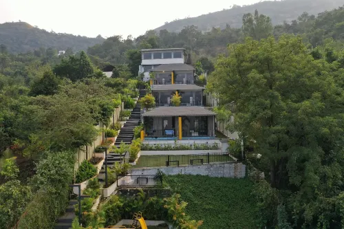 7 Monkey Hills Resort by Spicy Mango Hotels in Dhamale Wadi