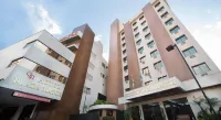 Hotel Plaza Mayor Отели рядом с достопримечательностью «Sagrada Familia Church»