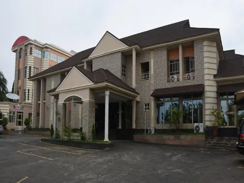 Saatof Hotel and Suites