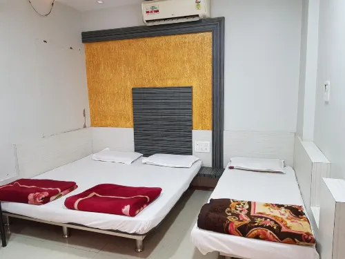 Hotel Shri Radhe Krishna Hotels in Omkareshwar