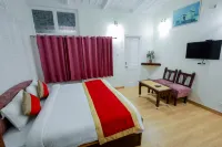 The Royale Oaks Hotel Các khách sạn gần The Mall