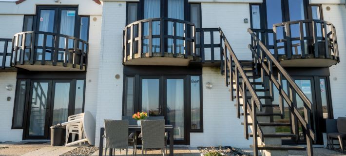 Giuliott with Parking and Shared Pool Hotels in De Haan