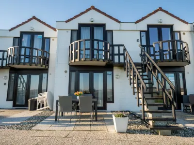 Giuliott with Parking and Shared Pool
