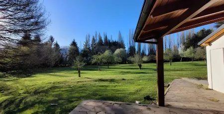 Esaki Farm Near El Bolson Отели в г. Эль Больсон