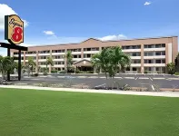 Super 8 by Wyndham Fort Myers Các khách sạn ở Đô thành Myers