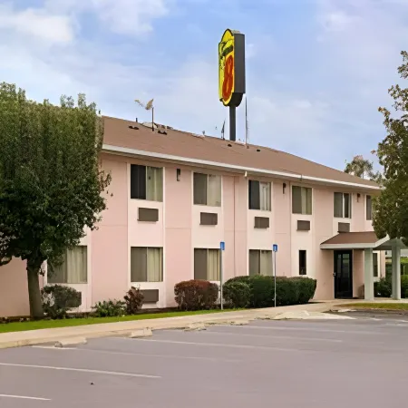 Super 8 by Wyndham Selma/Fresno Area