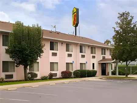 Super 8 by Wyndham Selma/Fresno Area