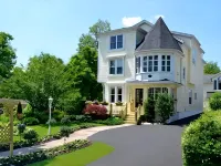 Bedham Hall B&B Отели рядом с достопримечательностью «White Water Walk»