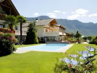 Hotel Tiefenbrunn Gardensuites & Breakfast - Pools