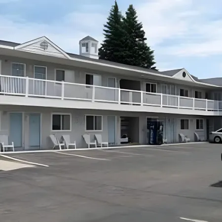 Mackinaw Budget Inn Hotels in Cheboygan County