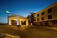 Holiday Inn Express & Suites Morris