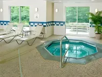 Fairfield Inn & Suites Brunswick Freeport Hotels in Brunswick
