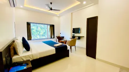 Hotel Urs Palace Отели рядом с достопримечательностью «indore»