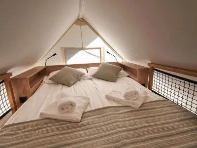 Glampingtent 4 Các khách sạn ở Schiphorst