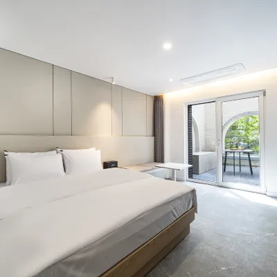 Daejeon Dunsan Hotel Wisley & Bourbon Hotels near Daejeon Convention Center