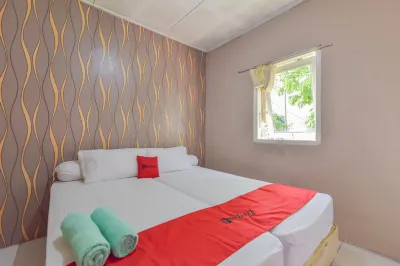 RedDoorz at House of Dirga Cisarua Puncak Hotels in Cisarua