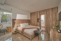 California Hotel โรงแรมในด่าหลัต