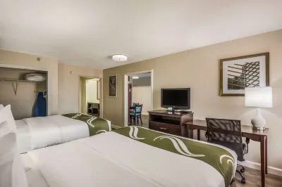 Quality Inn & Suites Quincy - Downtown Các khách sạn ở Quincy