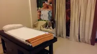 Hotel le Castle Hotels in Rudrapur