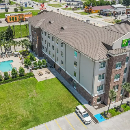 Holiday Inn Express & Suites GONZALES by IHG