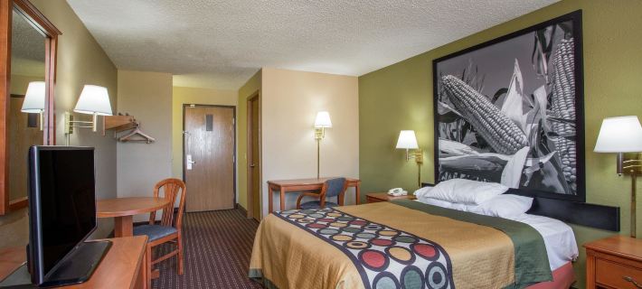 Super 8 by Wyndham Mendota I-39 Hoteles en Condado de LaSalle