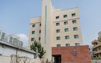 Hound Hotel Asan Terminal Hotels in Asan-si