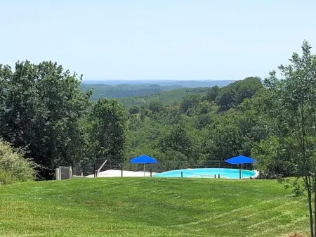 Logis Hotel la Bergerie Hôtel 3 étoiles Restaurant Savoureux Отели в г. Лерм