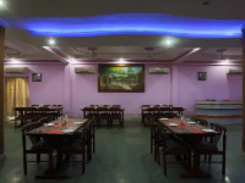 Hotel Jironi โรงแรมในจอร์ฮัต