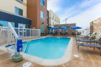 Fairfield Inn & Suites Cuero - Family