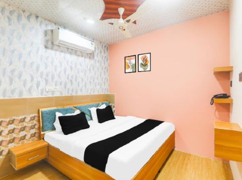 Super Hotel O V. K Palace Inn