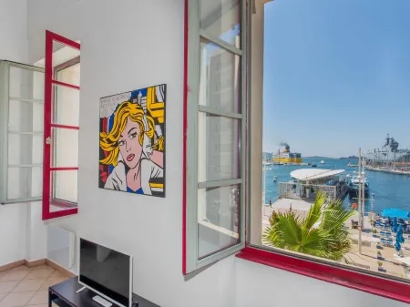 Studio Republique Отели рядом с достопримечательностью «National Navy Museum of Toulon»