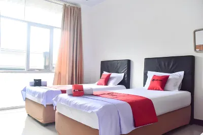 RedDoorz Near Sultan Hasanuddin Airport 2 Hotels near TAPPAWITA ARRA HIGH LAND