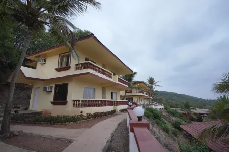 Indismart Woodbourne Resort