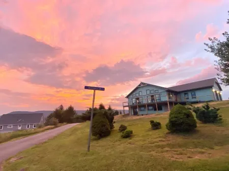 Modern Cabin Facing Canaan Valley Ski Slopes