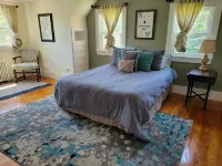 Stockbridge Cape near Tanglewood & Kripalu - Heart of the Berkshires! Hotels in Stockbridge