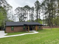 Sam Rayburn Stunner (South End) - Fully Remodeled, Water View, and Water Access 賈斯珀縣酒店