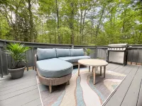 Poconos Hideaway - Fire Pit, Grill, Hiking and Water Parks Nearby.