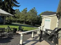 The Peach Door Annex for 2 - Safe, Quiet, Walkable in Youngstown, NY