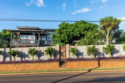 3 Bedroom 3.5 Bathroom Ocean View House.  A Short Walk to Paia Town & Beaches!
