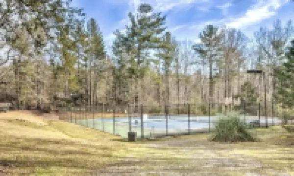 Cozy Cabin at a Mountain Resort 4 Mi to Downtown!