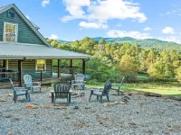 Elk Meadow Lodge - Picturesque Views, Hot Tub, Gameroom