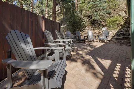 The Dam Overlook • 3 Min Walk to the Lake • Hot Tub • Game Room