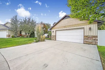 Stunning NEW 4 bed 3 bath home, Spacious and clean Hotels near Shoshone Falls Park