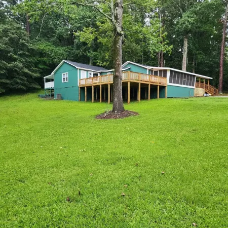 The Lakefront Deckhouse- perfect place for relaxing with nature and family