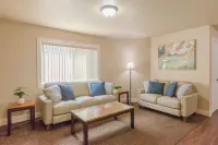 Updated 2-bedroom condo with pool Các khách sạn gần USU Natural Resources Building