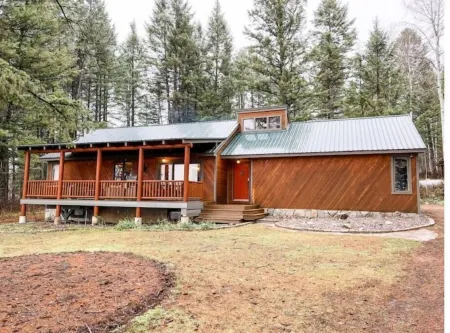 Tastefully updated Cabin with a hot tub!